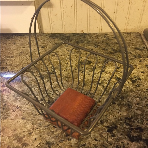 Small basket - Picture 2 of 3